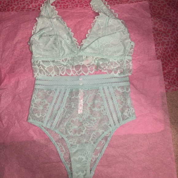 Victoria’s Secret Pink Mint Set - Picture 1 of 2